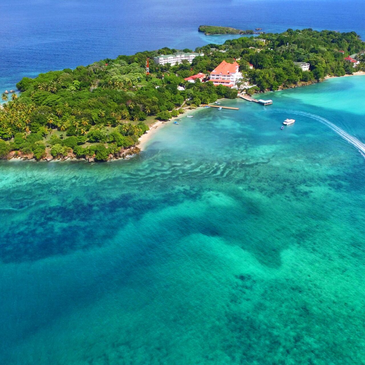 Excursion Los Haitises + Cayo Levantado (Bacardí Island) from Santo Domingo