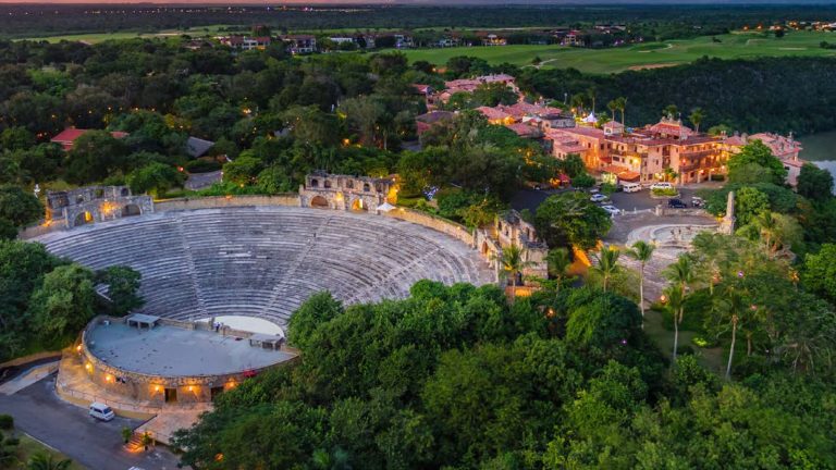 Romana: Cave of Wonders and Country House from Santo Domingo